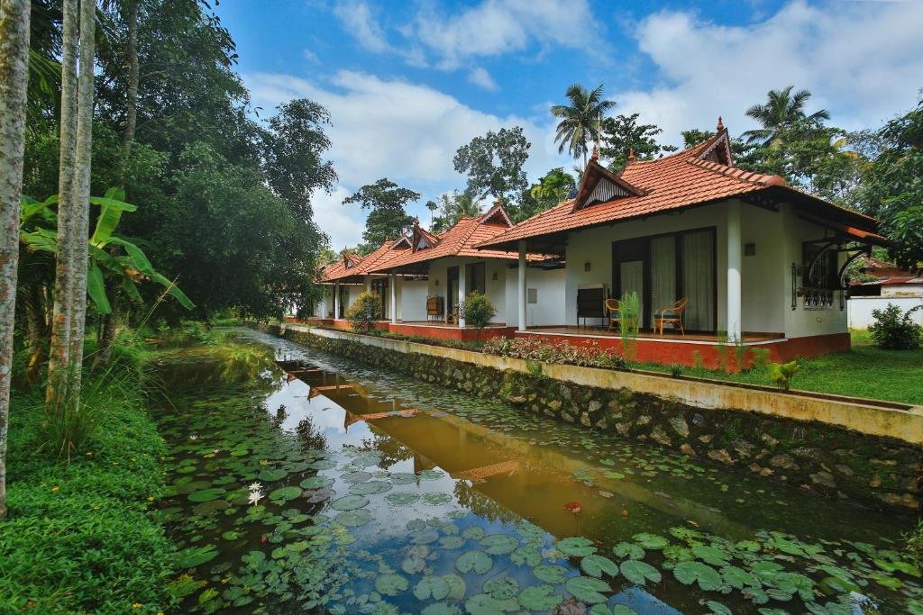 Palmgrove Lake Resort  Alleppey