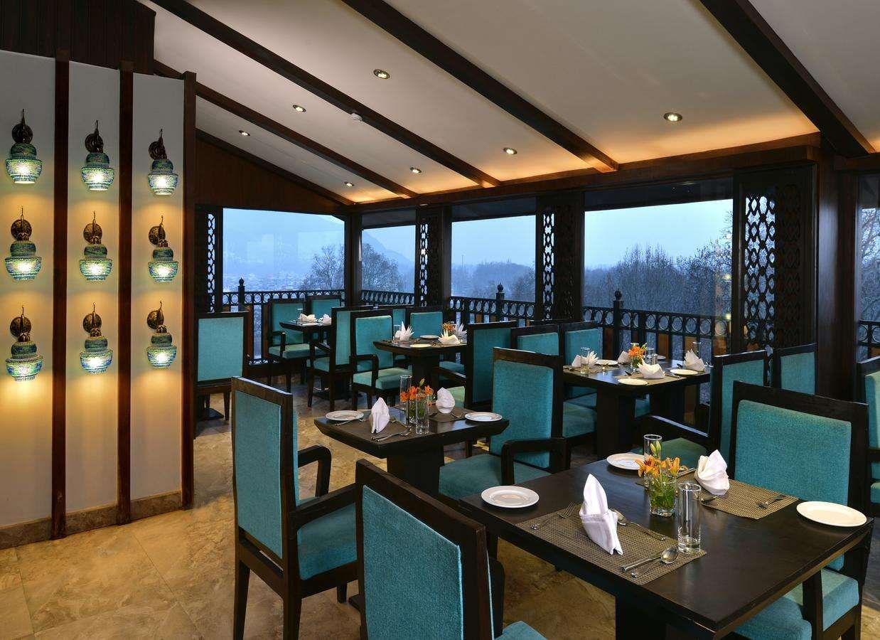 RK Sarovar Portico