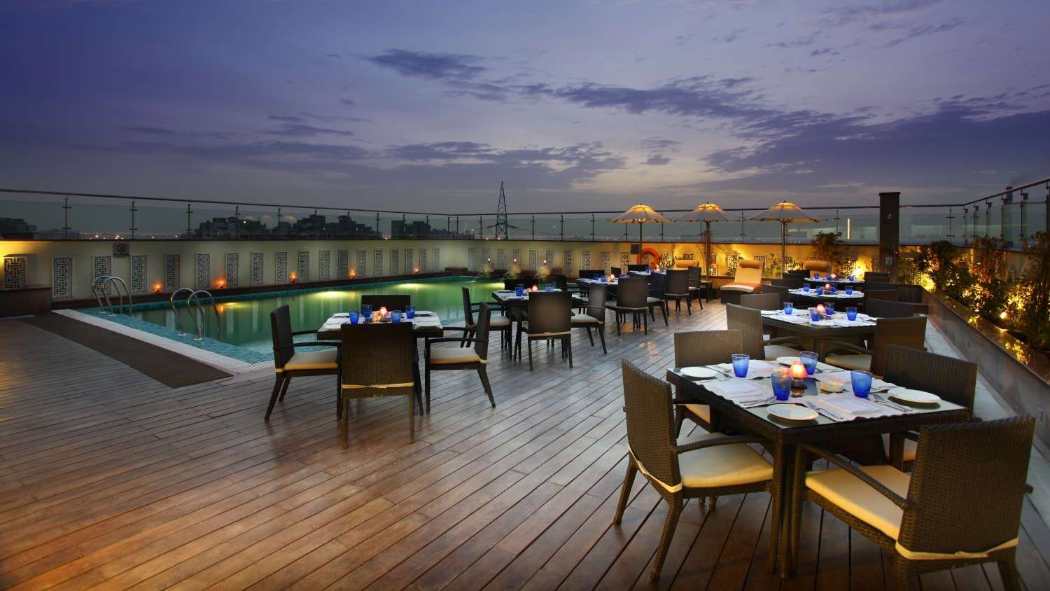 Mahagun Sarovar Portico