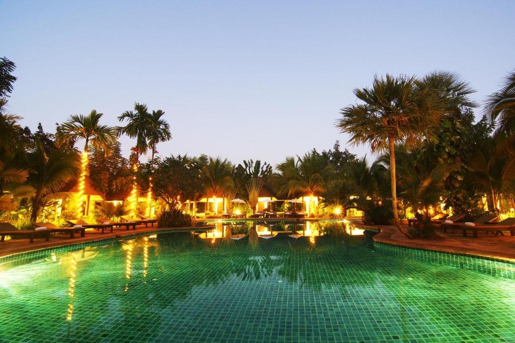 Laluna Hotel & Restaurant