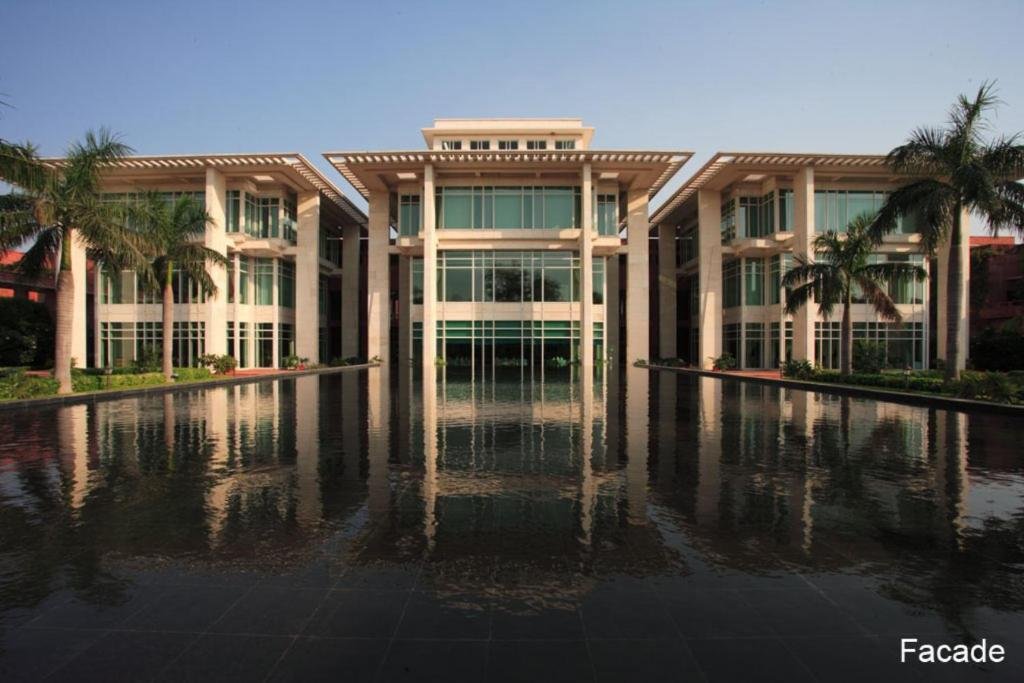 Jaypee Palace Hotel & Convention Centre - 5 Star Deluxe Hotel in Agra